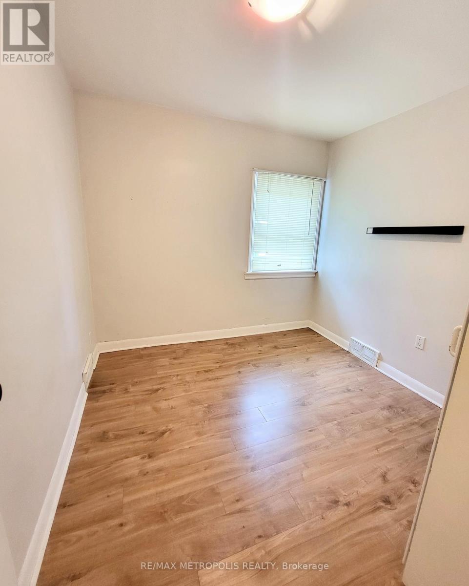 Photo 15 of 51 Michael Avenue, St Catharines ON