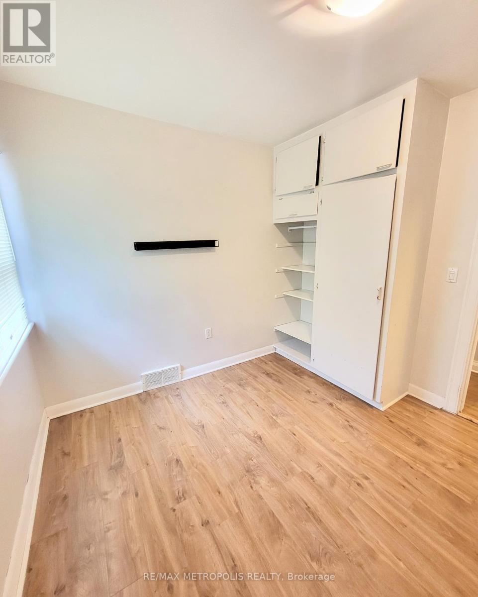 Photo 16 of 51 Michael Avenue, St Catharines ON