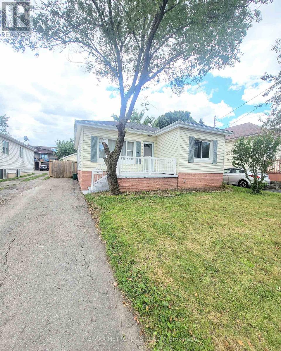 Photo 2 of 51 Michael Avenue, St Catharines ON