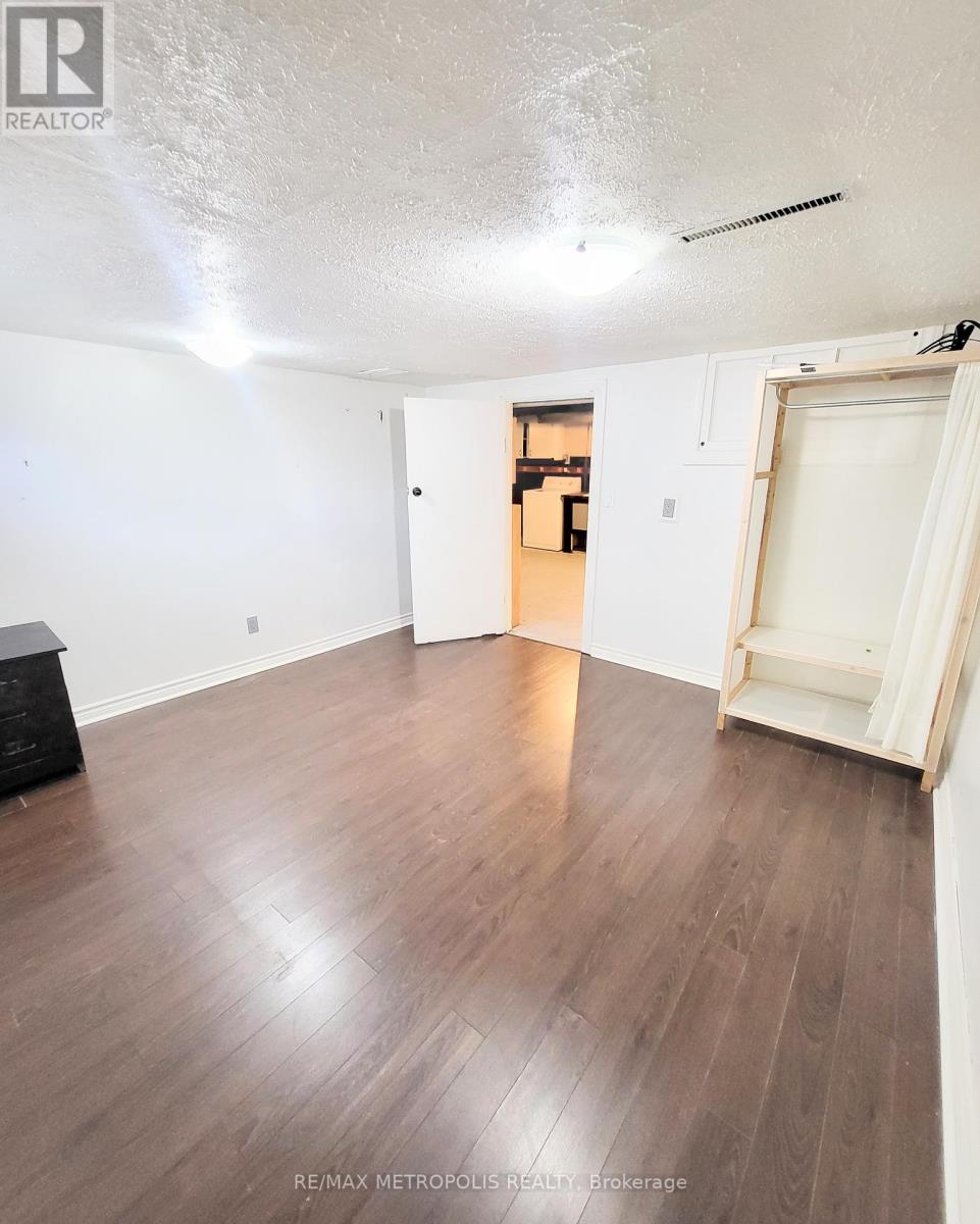 Photo 23 of 51 Michael Avenue, St Catharines ON