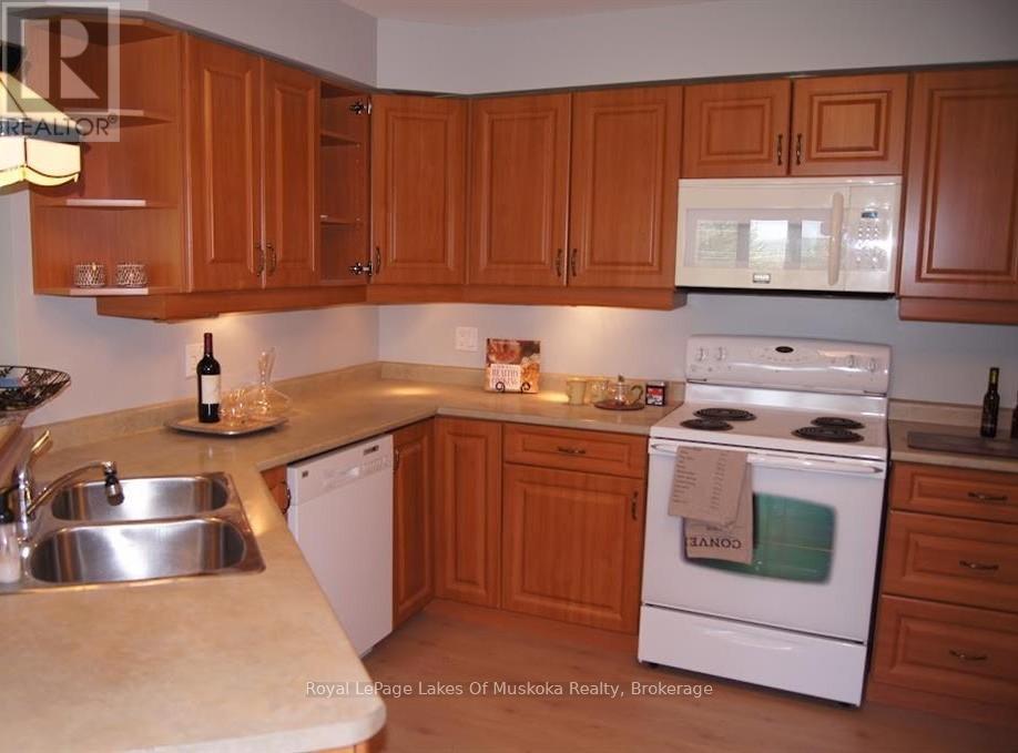 Photo 18 of 301 24 Dairy Lane, Huntsville ON