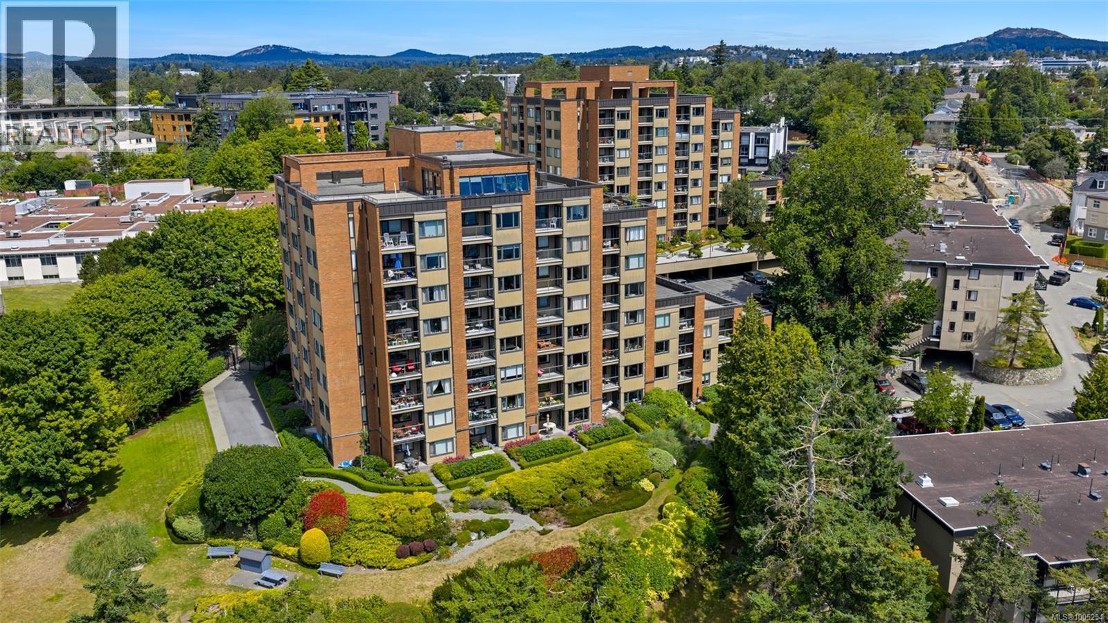 Photo 23 of 206 103 Gorge Rd E, Victoria BC