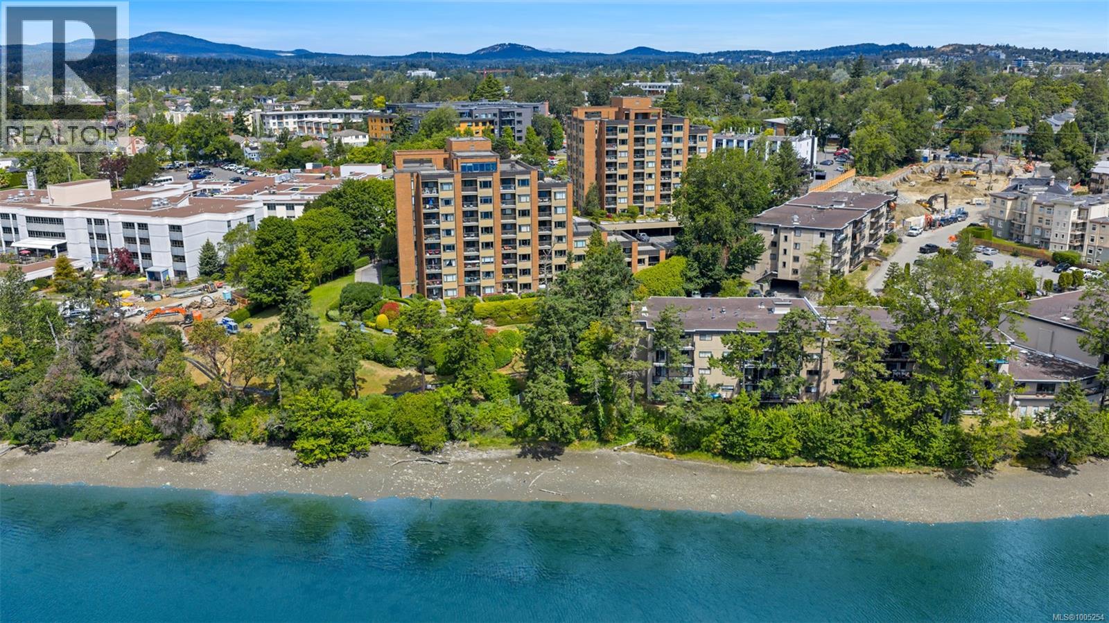 Photo 2 of 206 103 Gorge Rd E, Victoria BC
