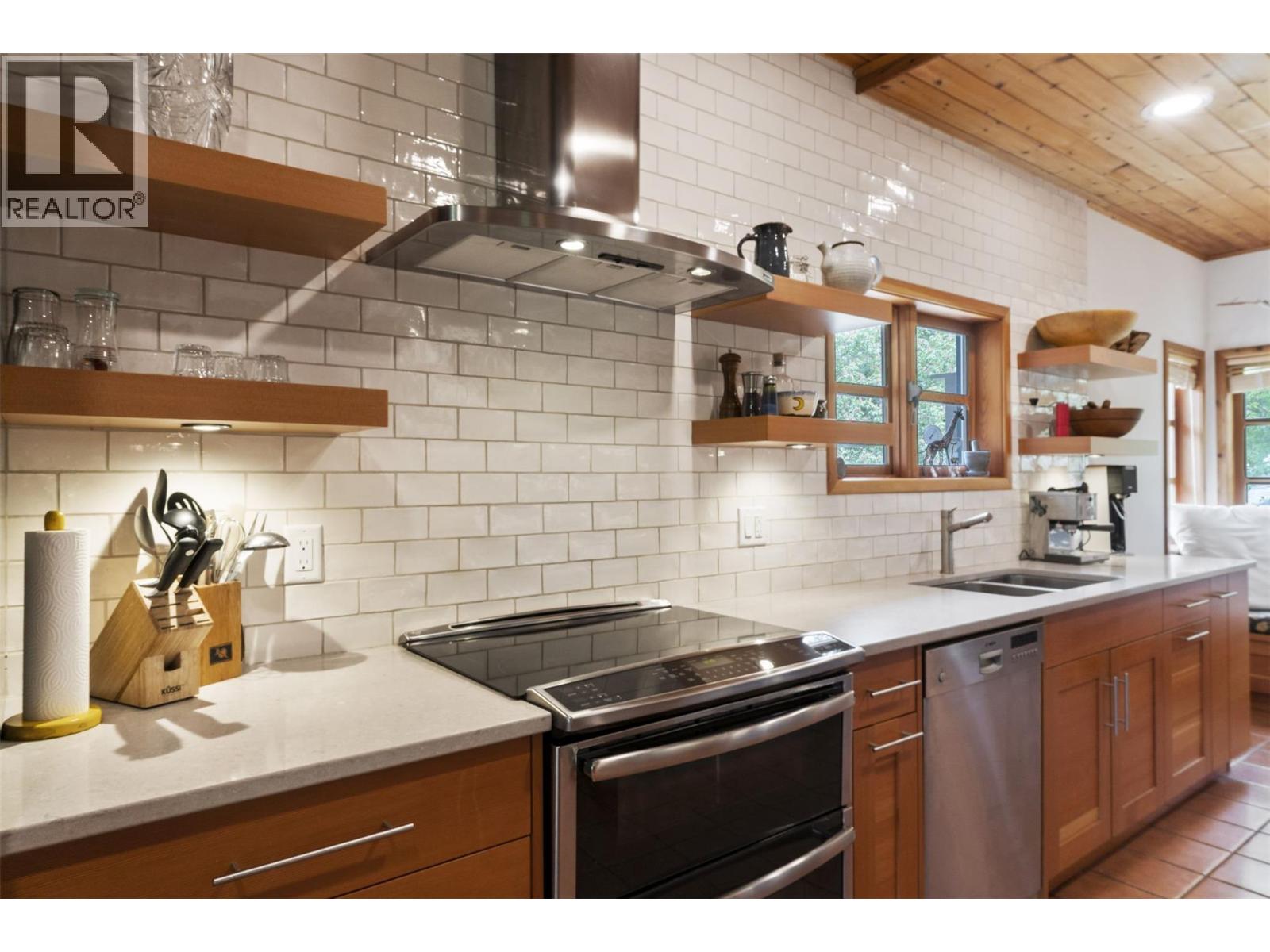 Photo 21 of 3971 30 Street Ne, Salmon Arm BC