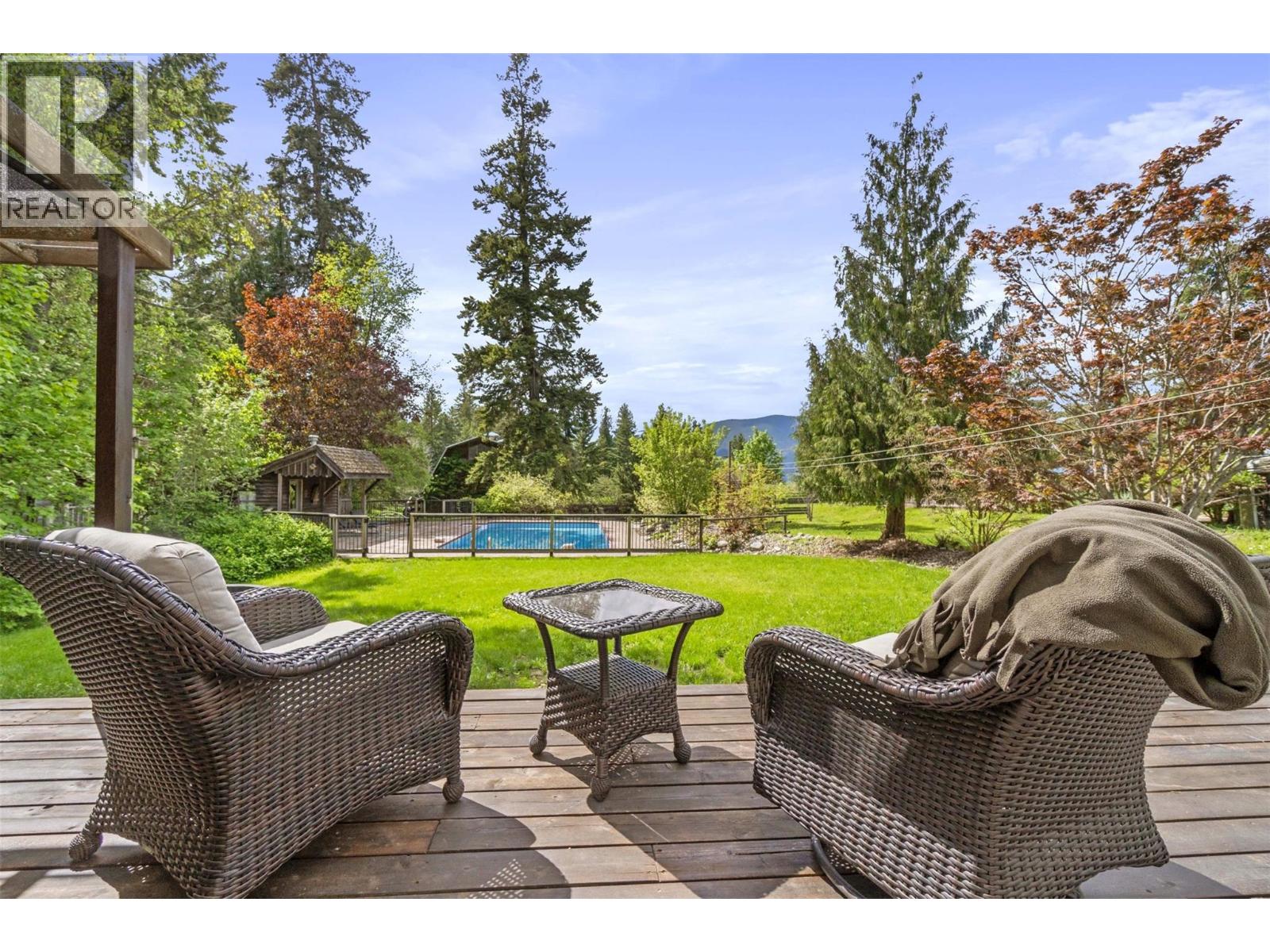 Photo 10 of 3971 30 Street Ne, Salmon Arm BC