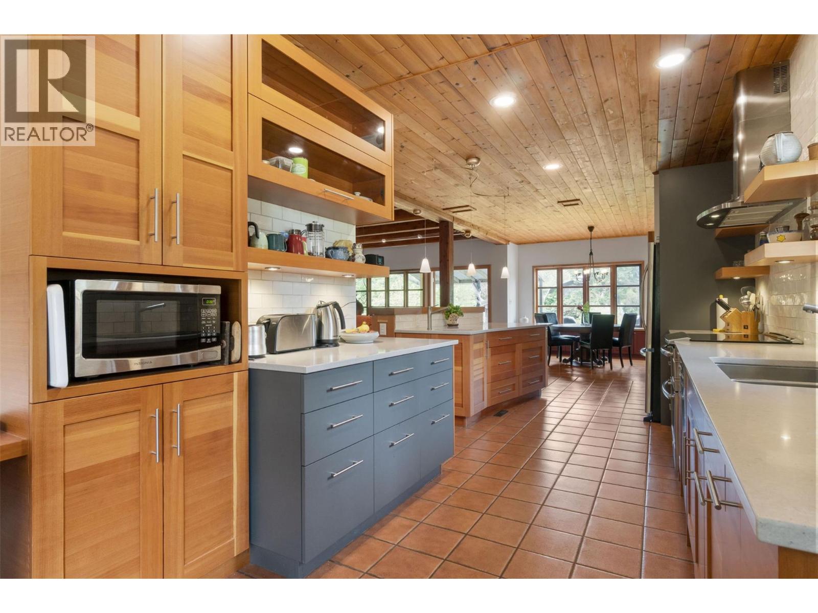 Photo 23 of 3971 30 Street Ne, Salmon Arm BC
