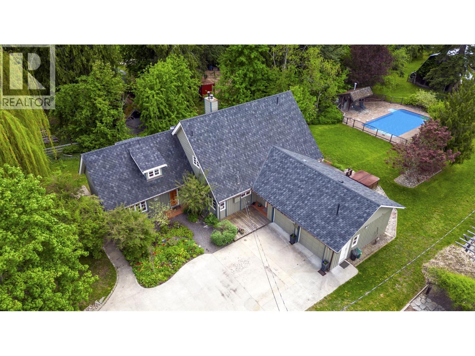 Photo 1 of 3971 30 Street Ne, Salmon Arm BC