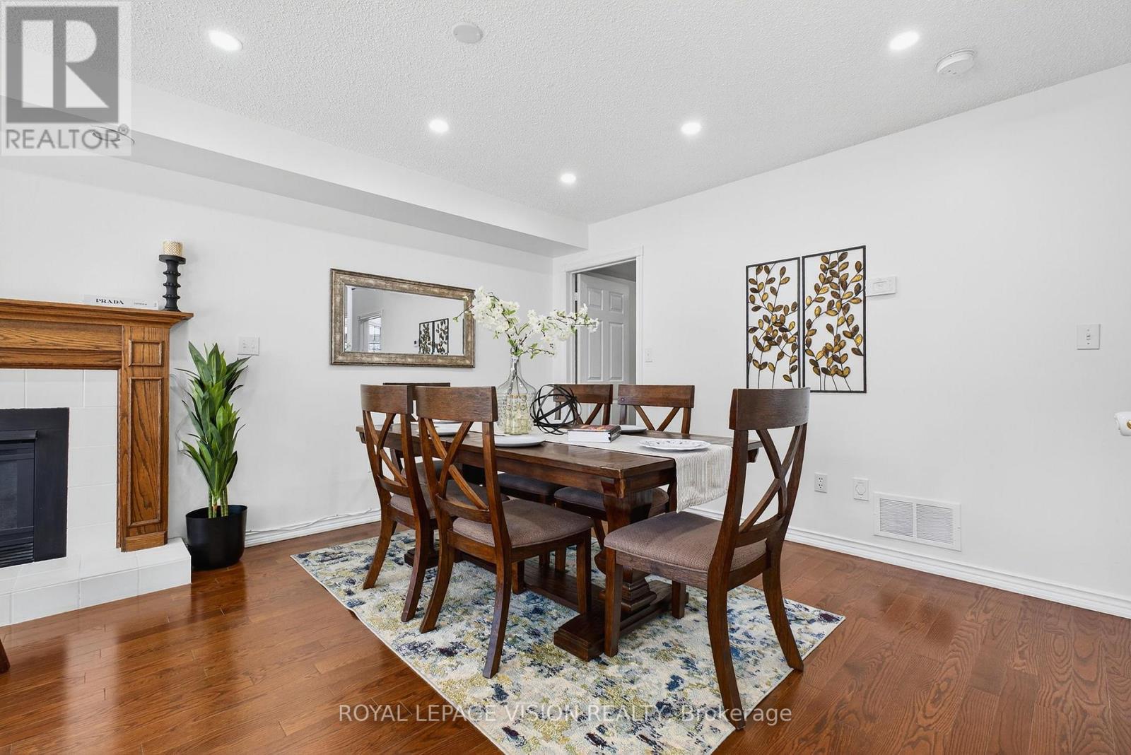 Photo 12 of 811 Beatrice Street E, Oshawa ON