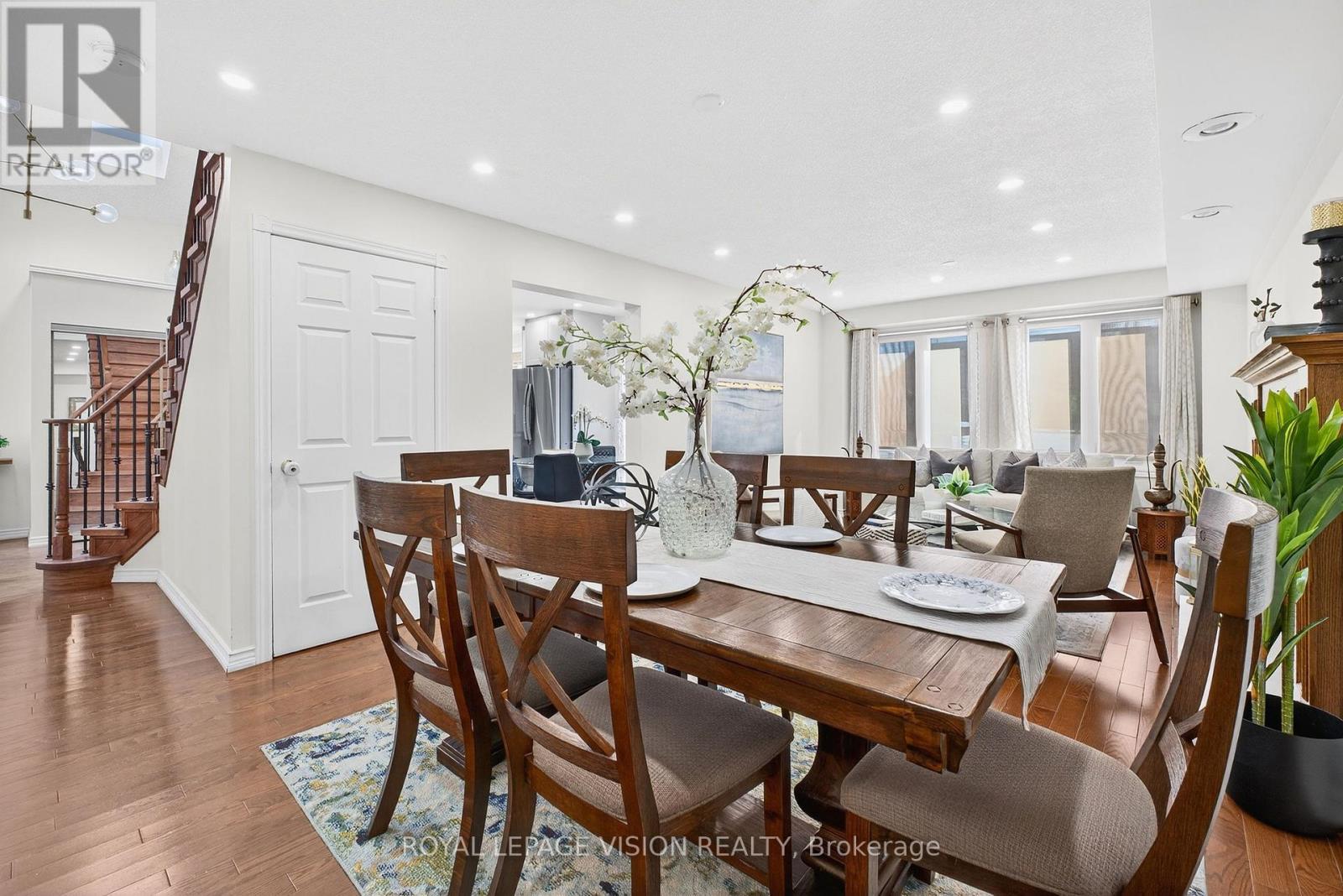 Photo 13 of 811 Beatrice Street E, Oshawa ON