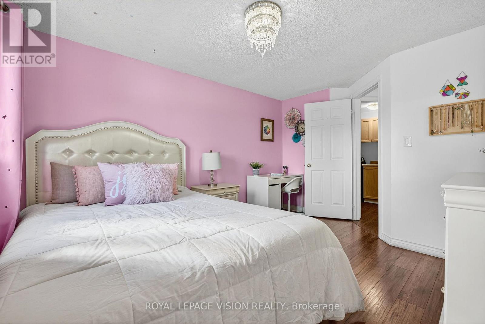 Photo 30 of 811 Beatrice Street E, Oshawa ON
