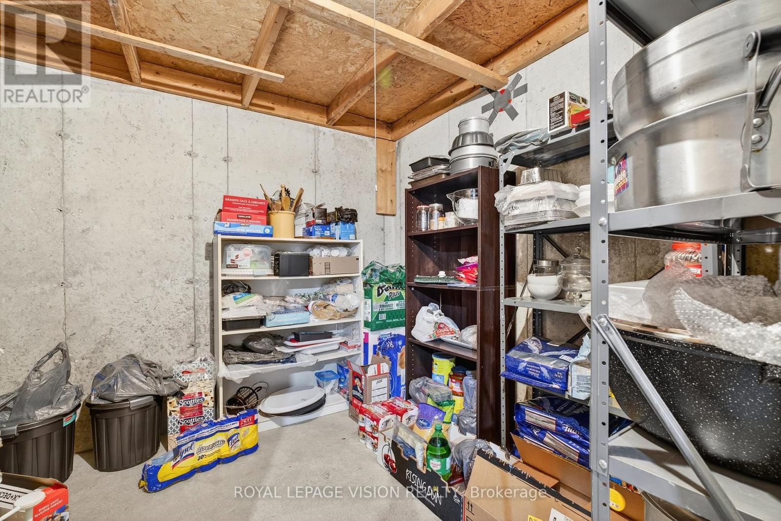 Photo 41 of 811 Beatrice Street E, Oshawa ON