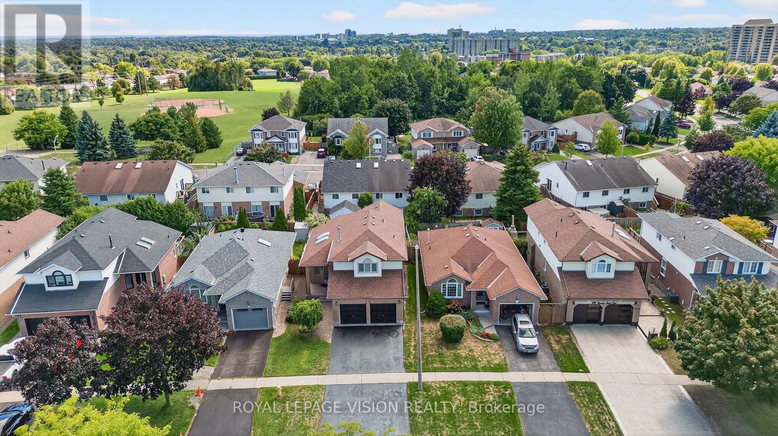 Photo 44 of 811 Beatrice Street E, Oshawa ON