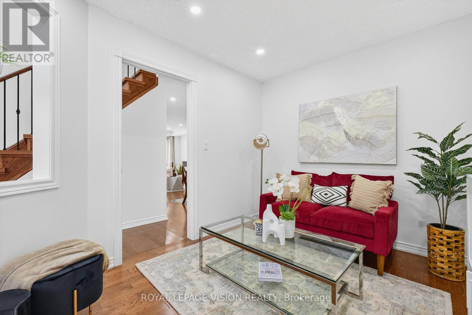 Photo 9 of 811 Beatrice Street E, Oshawa ON
