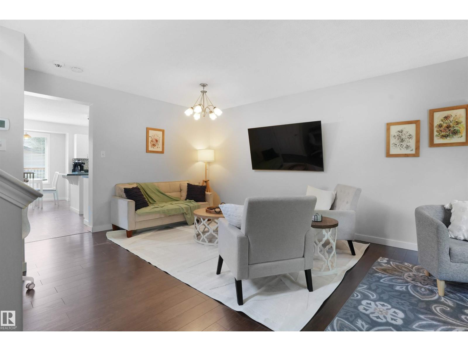 Photo 10 of 21353 87 A Av Nw, Edmonton AB
