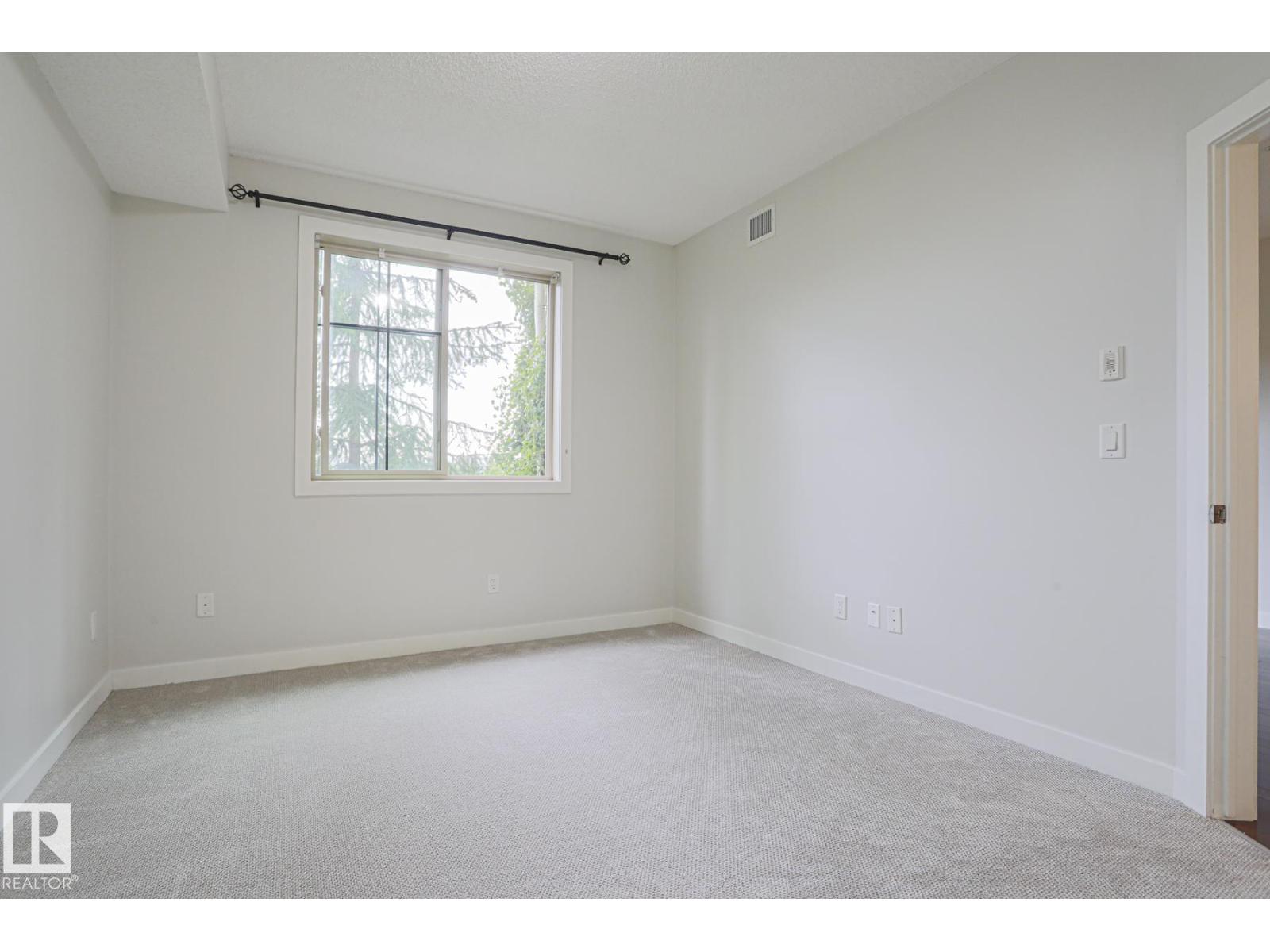 Photo 14 of 205 10530 56 Av Nw, Edmonton AB
