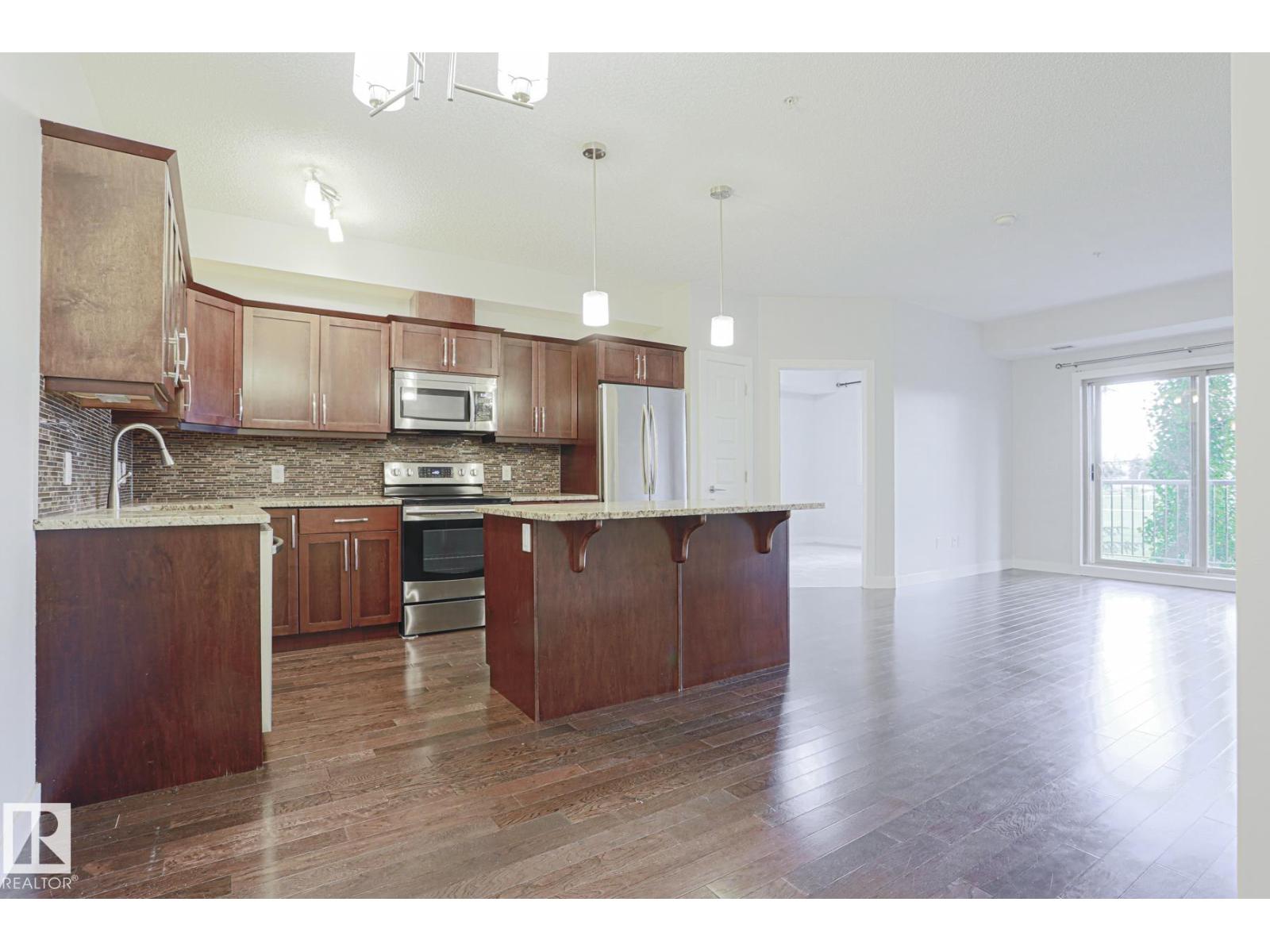 Photo 5 of 205 10530 56 Av Nw, Edmonton AB