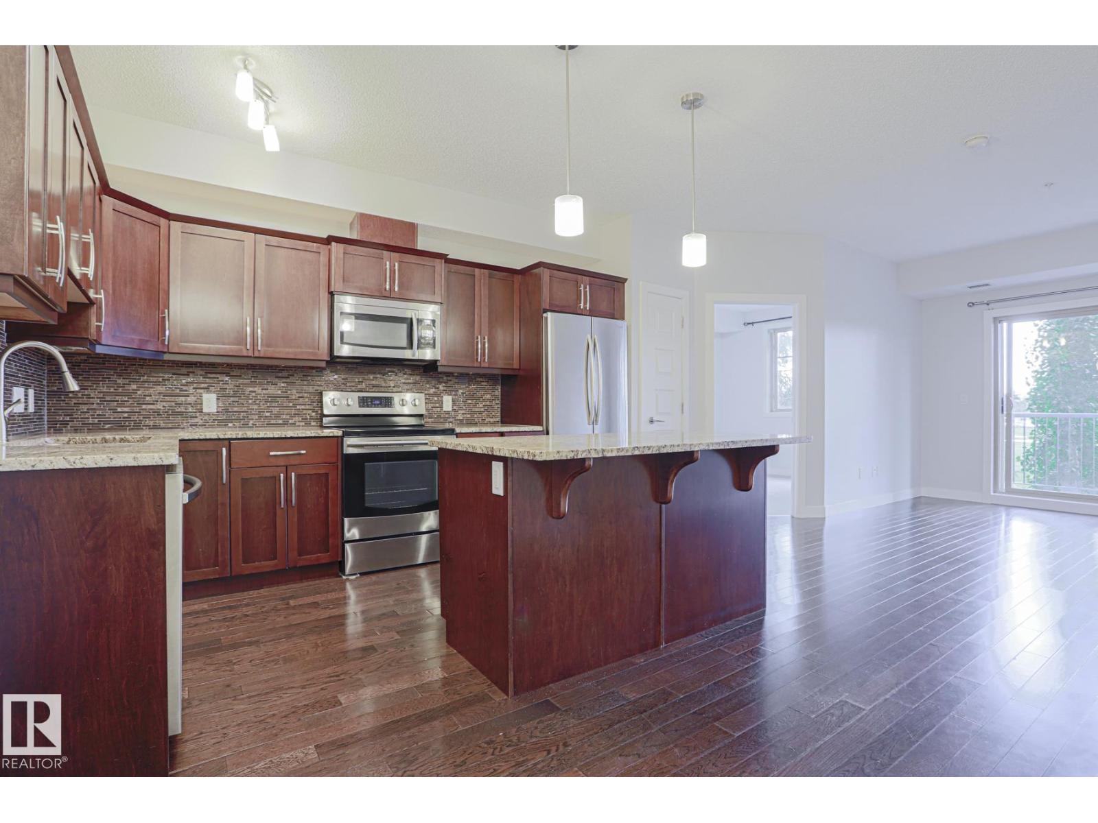 Photo 7 of 205 10530 56 Av Nw, Edmonton AB