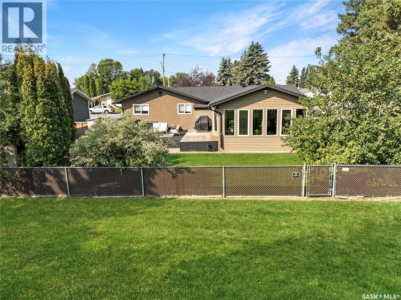 Photo 2 of 3078 6th Avenue W, Prince Albert SK