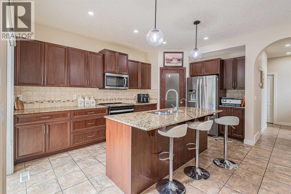 Photo 7 of 603 Panora Way Nw, Calgary AB