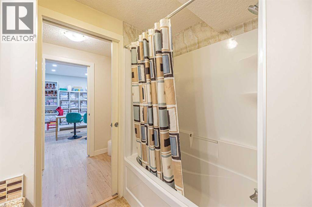 Photo 38 of 603 Panora Way Nw, Calgary AB