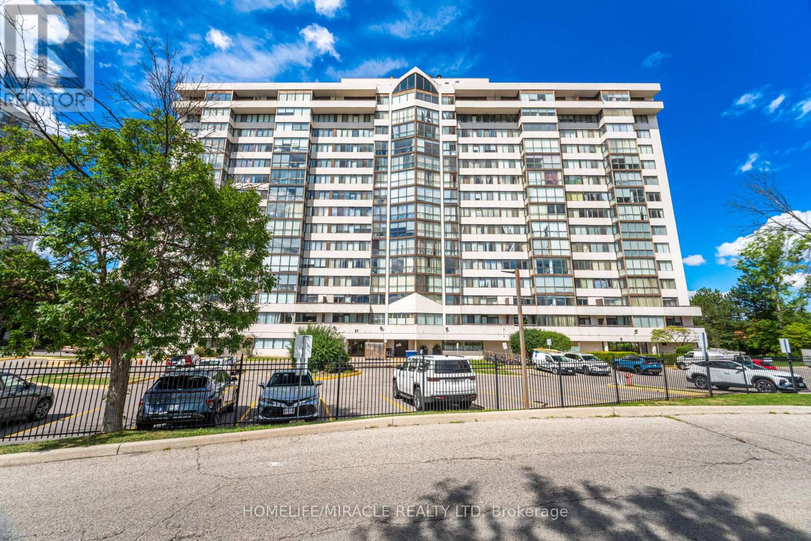 Photo 1 of 509 21 Markbrook Lane, Toronto ON