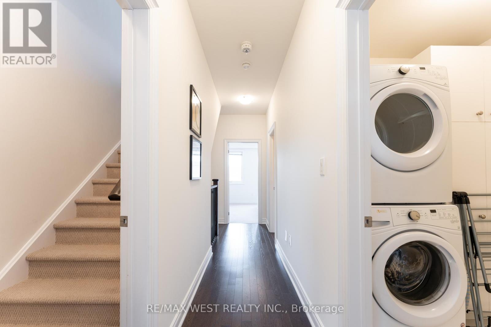 Photo 17 of 19 2172 Trafalgar Road, Oakville ON