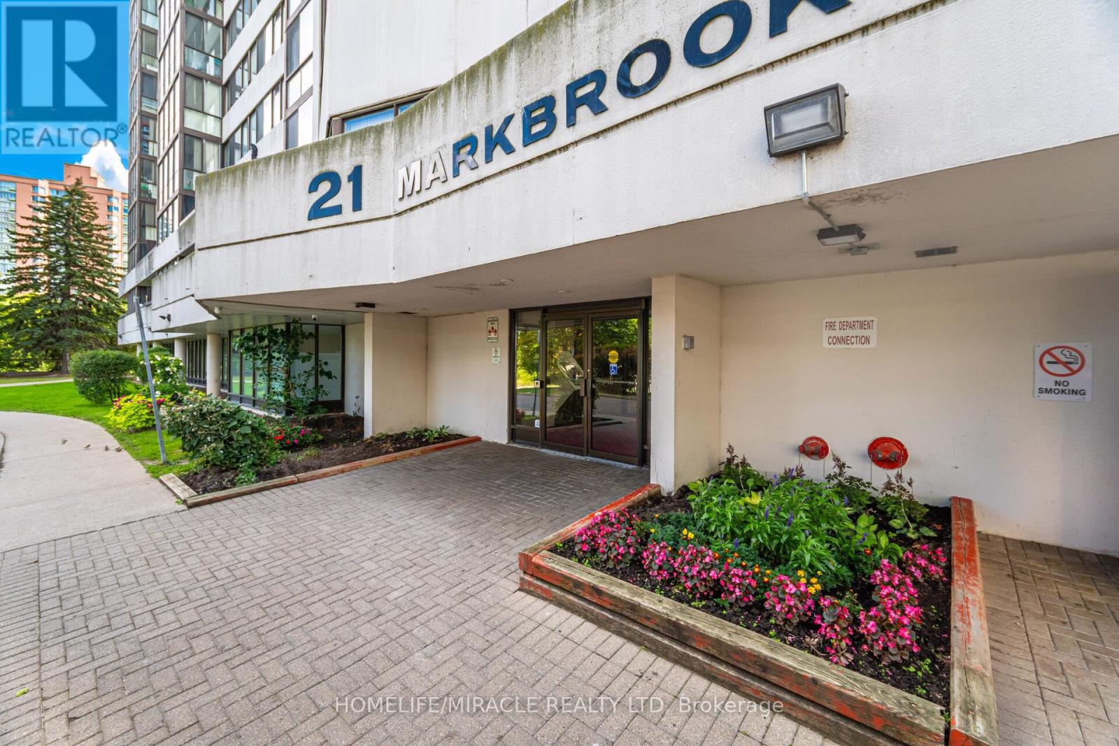 Photo 2 of 509 21 Markbrook Lane, Toronto ON