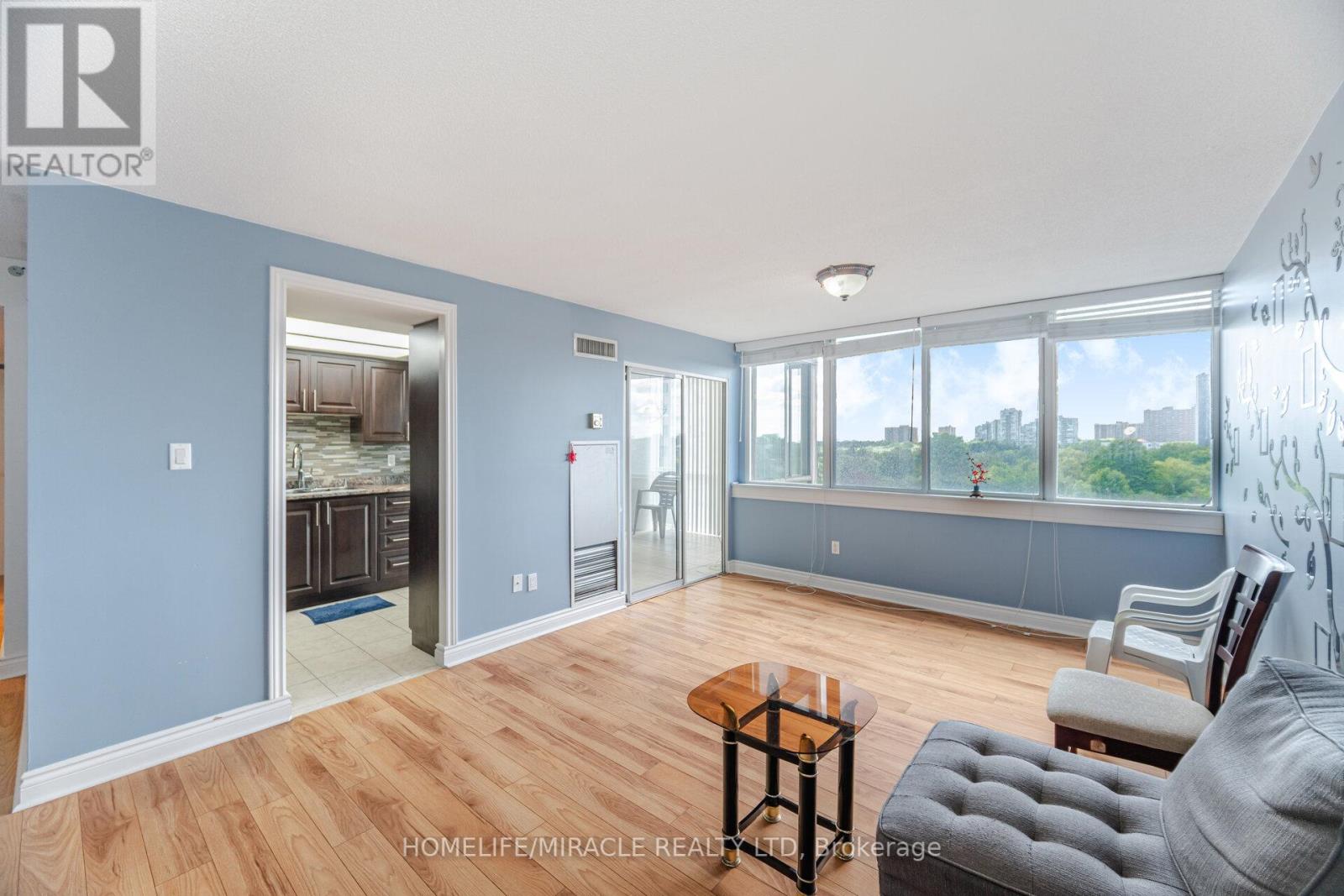 Photo 10 of 509 21 Markbrook Lane, Toronto ON