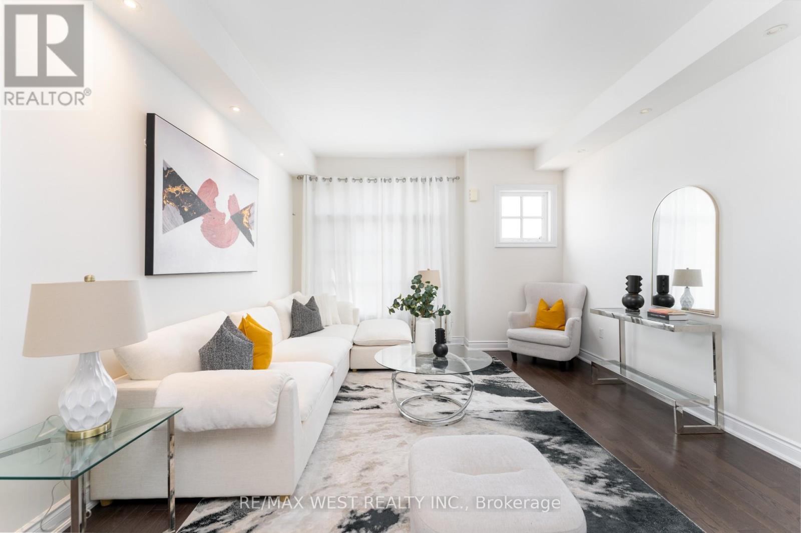 Photo 10 of 19 2172 Trafalgar Road, Oakville ON
