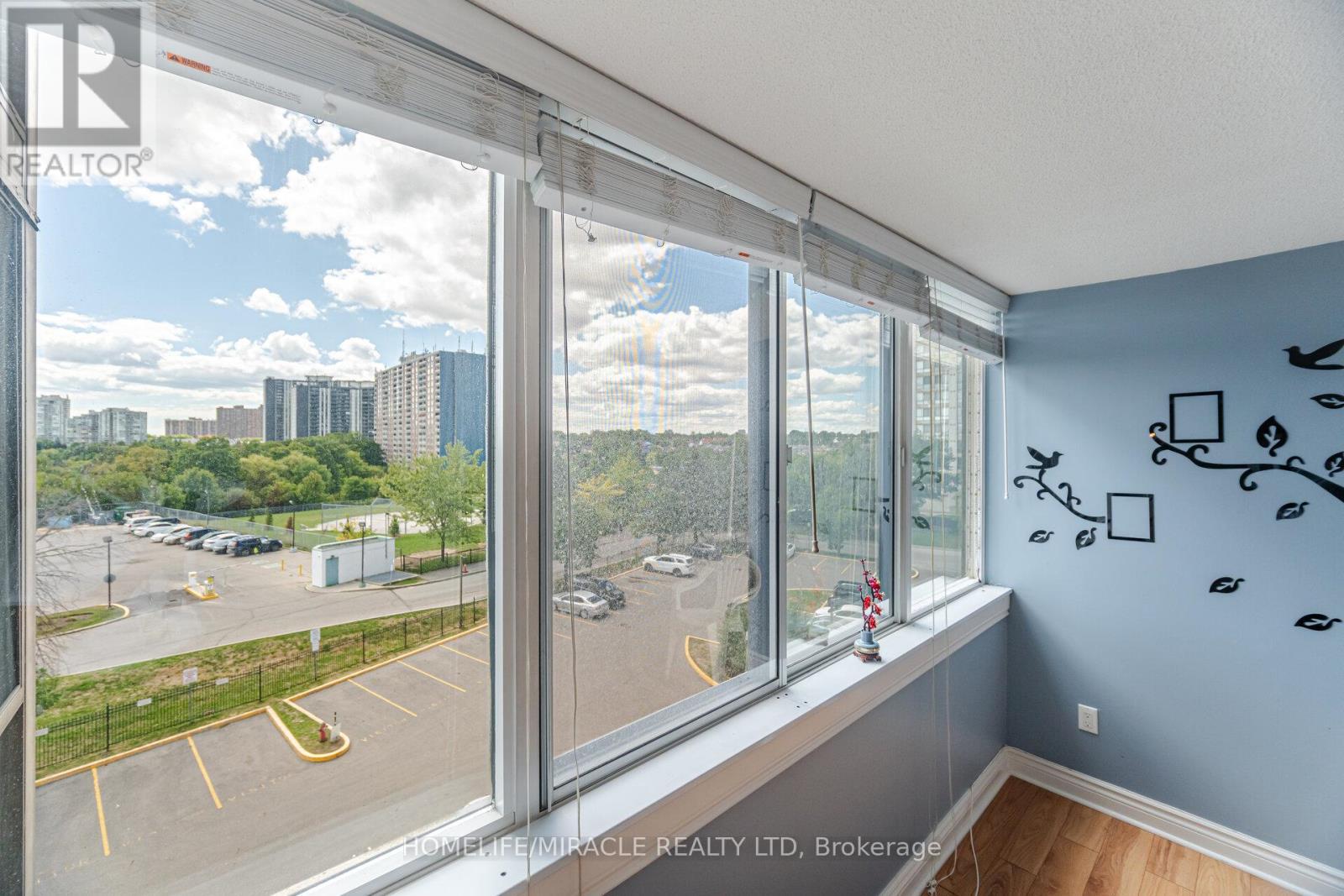 Photo 11 of 509 21 Markbrook Lane, Toronto ON