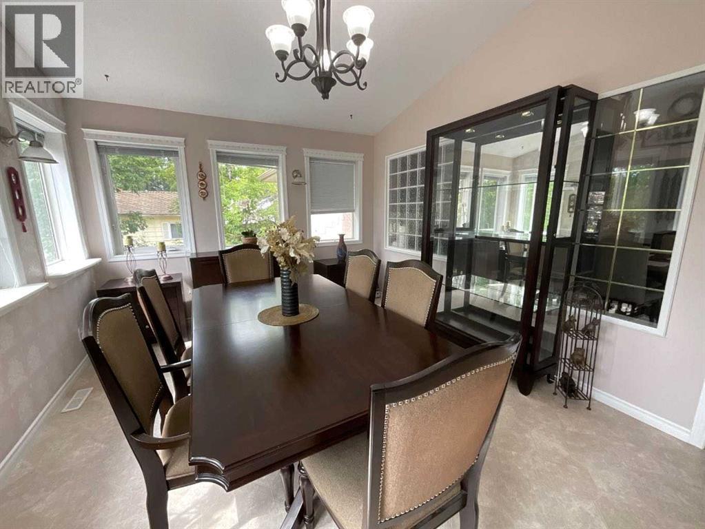 Photo 8 of 115 11 A Street, Beaverlodge AB