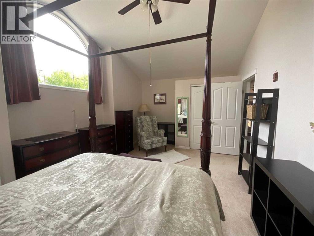 Photo 18 of 115 11 A Street, Beaverlodge AB