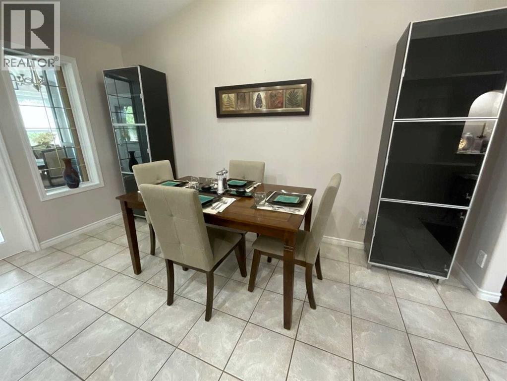 Photo 6 of 115 11 A Street, Beaverlodge AB