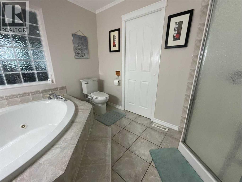 Photo 23 of 115 11 A Street, Beaverlodge AB