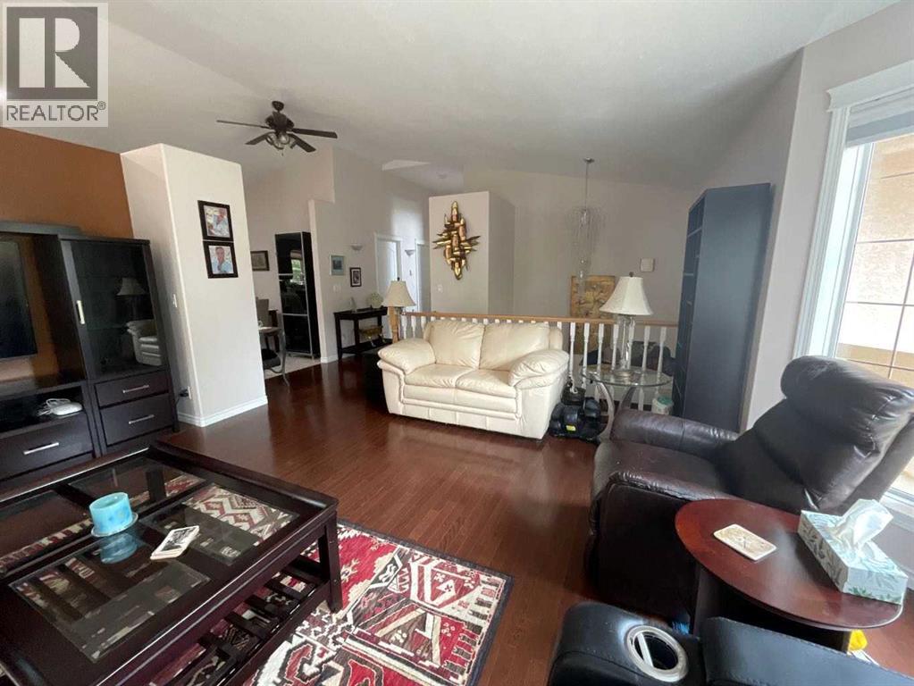 Photo 11 of 115 11 A Street, Beaverlodge AB