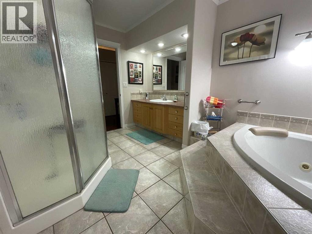 Photo 21 of 115 11 A Street, Beaverlodge AB