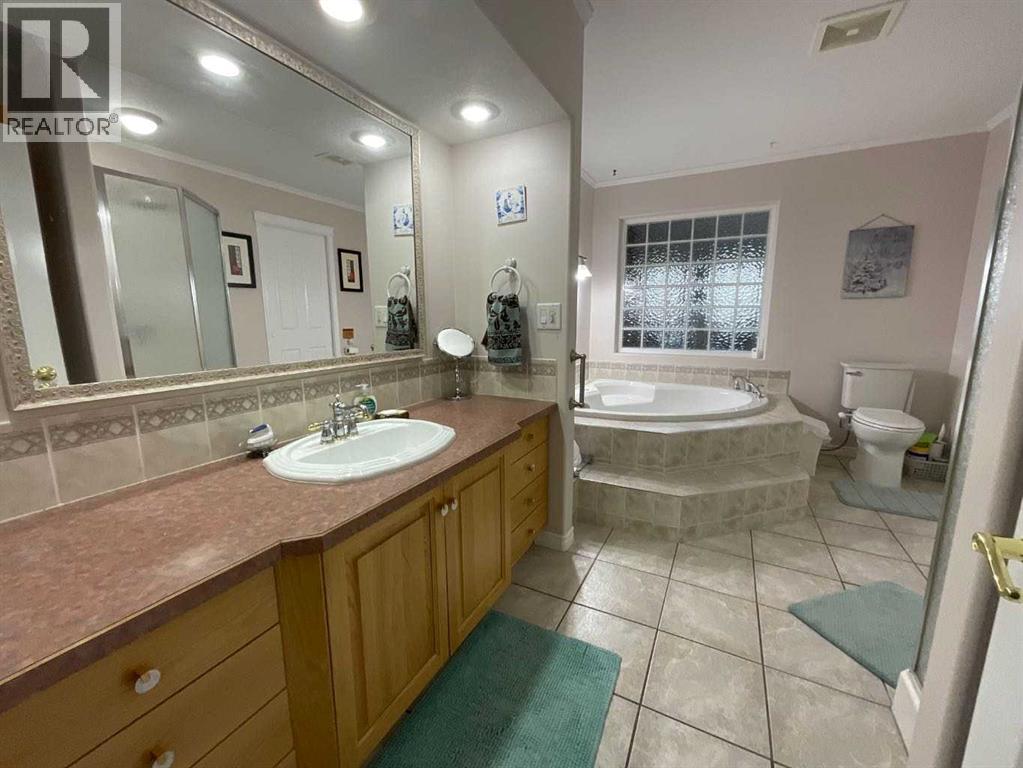 Photo 20 of 115 11 A Street, Beaverlodge AB