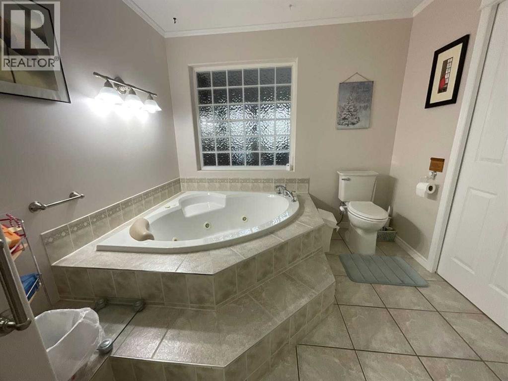Photo 22 of 115 11 A Street, Beaverlodge AB