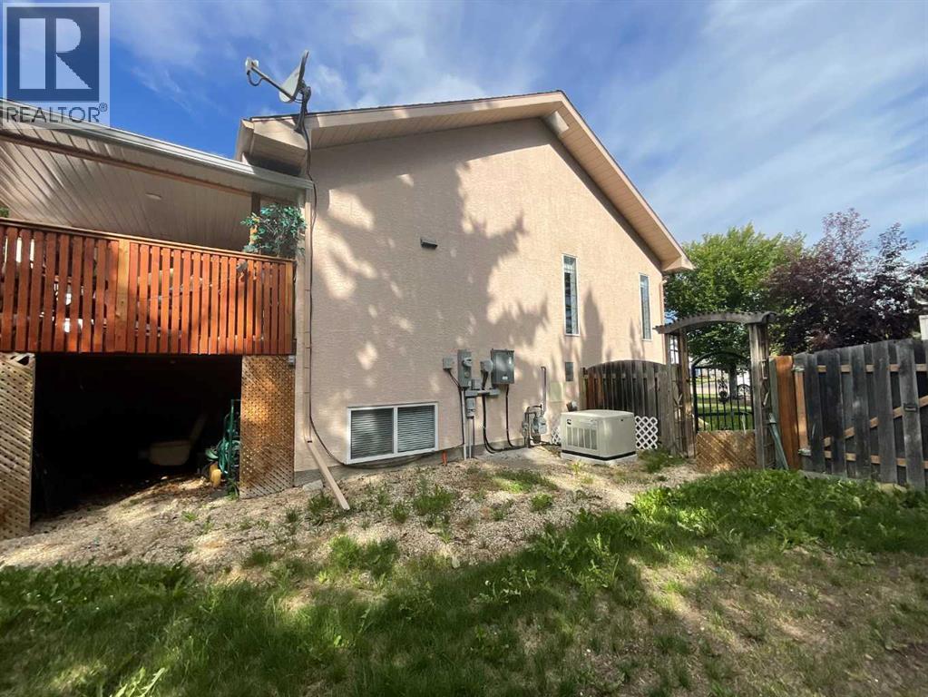 Photo 41 of 115 11 A Street, Beaverlodge AB