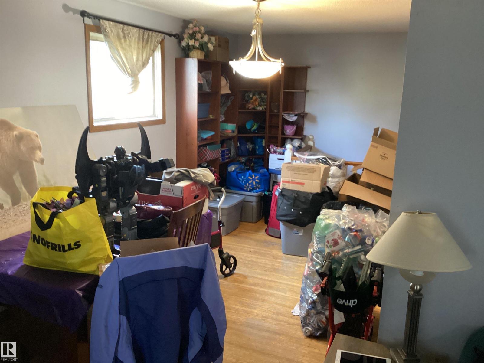 Photo 4 of 16131 109 A Av Nw, Edmonton AB