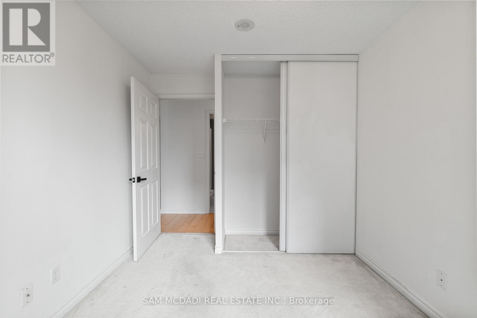 Photo 14 of 802 18 Spring Garden Avenue, Toronto ON