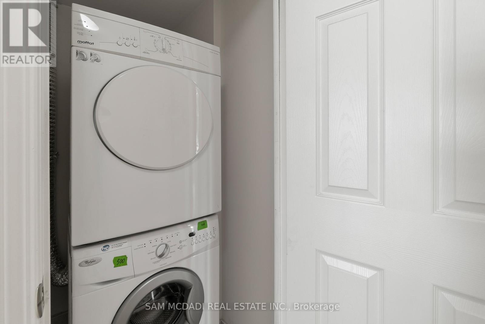 Photo 17 of 802 18 Spring Garden Avenue, Toronto ON