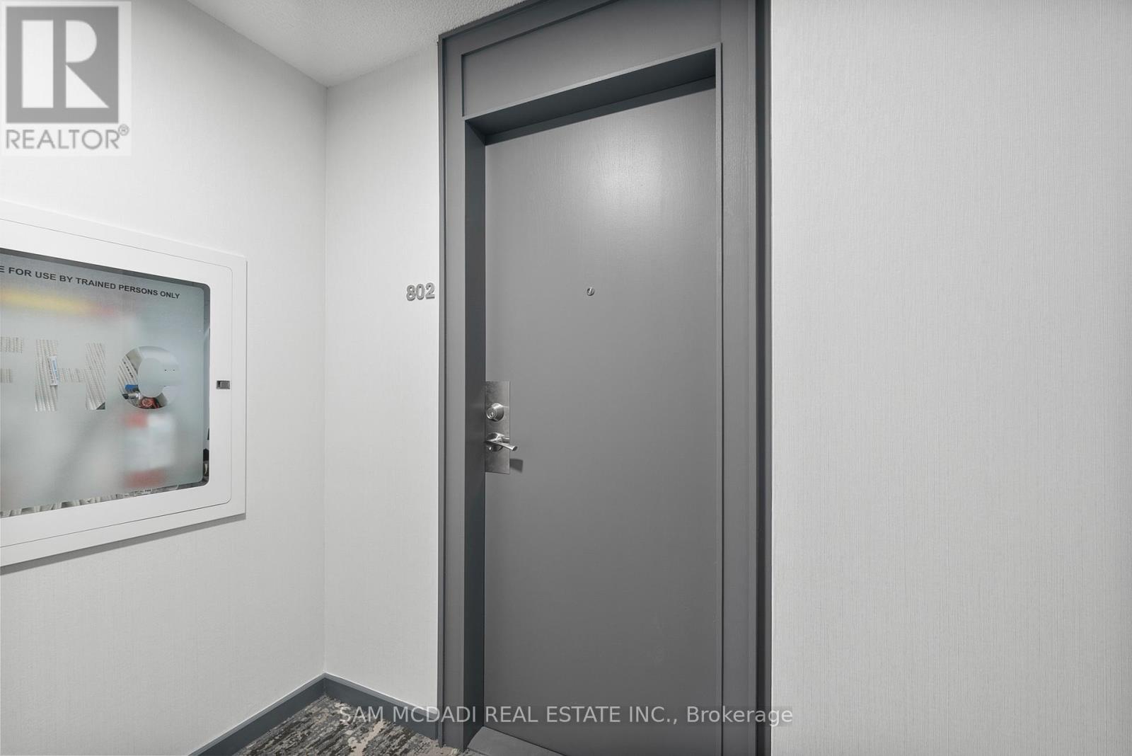 Photo 2 of 802 18 Spring Garden Avenue, Toronto ON