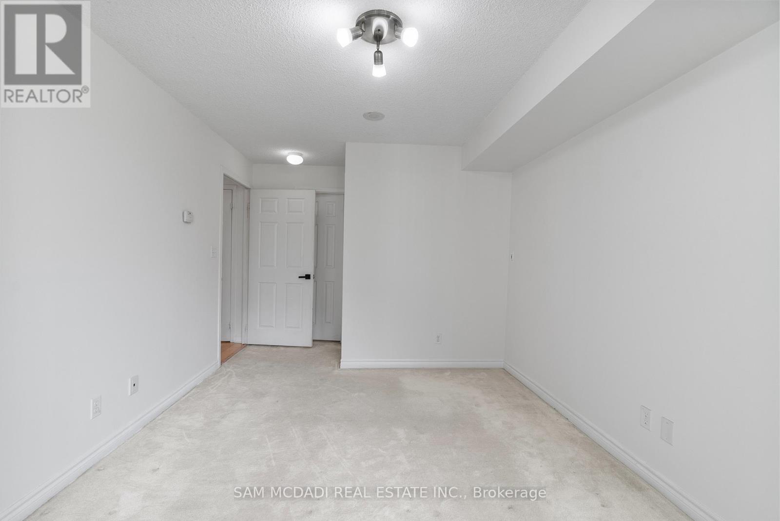 Photo 20 of 802 18 Spring Garden Avenue, Toronto ON