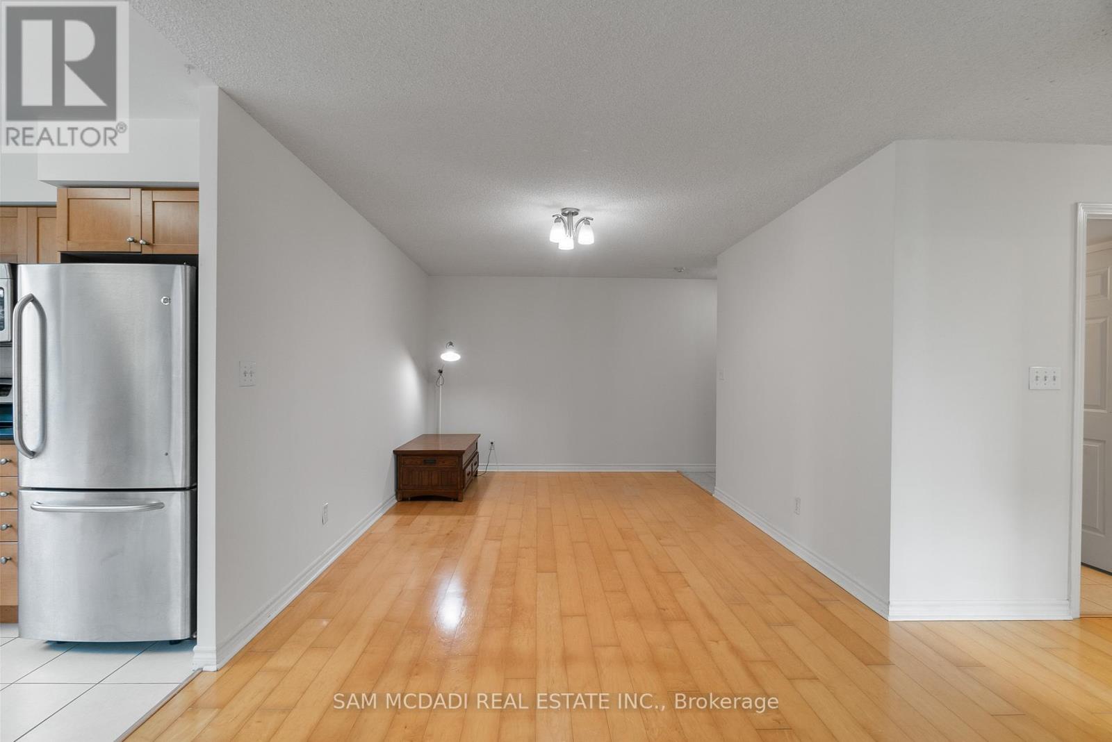 Photo 6 of 802 18 Spring Garden Avenue, Toronto ON