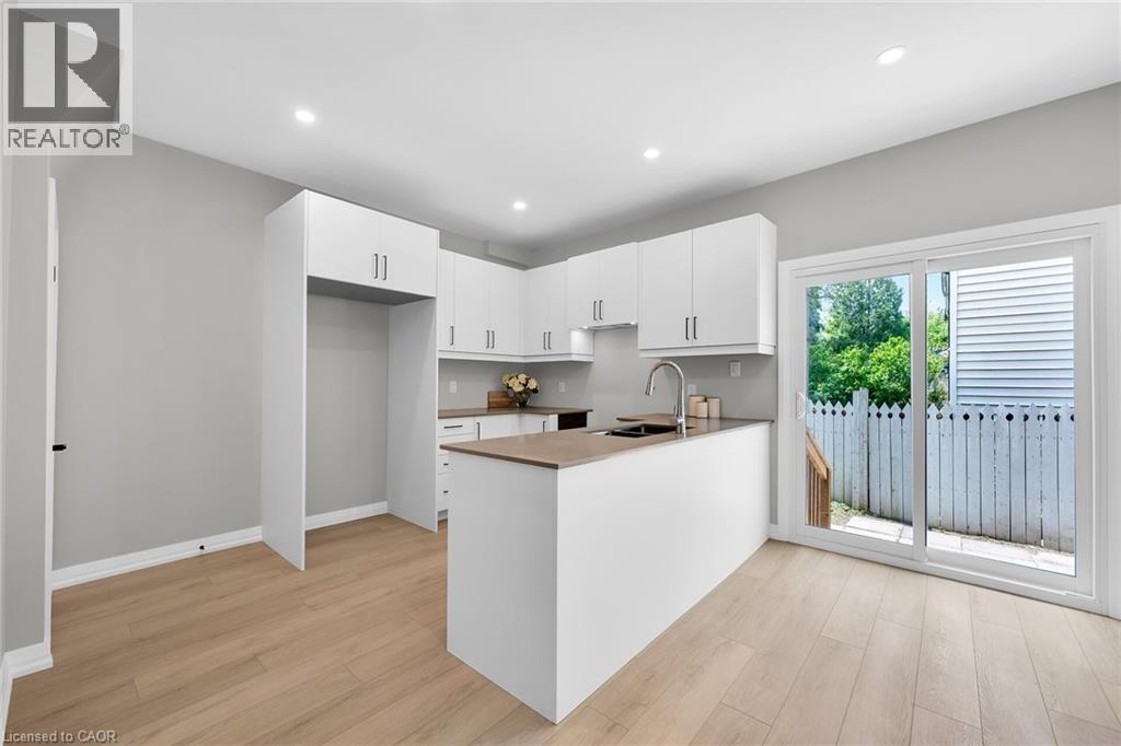 Photo 12 of 517 Hughson Street N, Hamilton ON