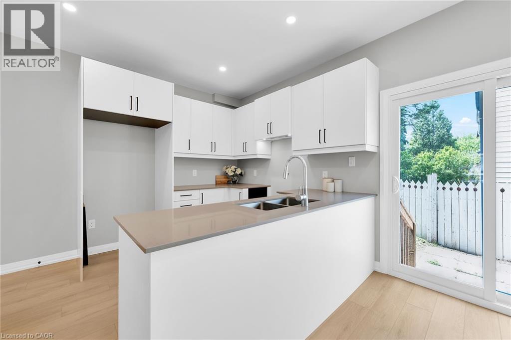 Photo 13 of 517 Hughson Street N, Hamilton ON