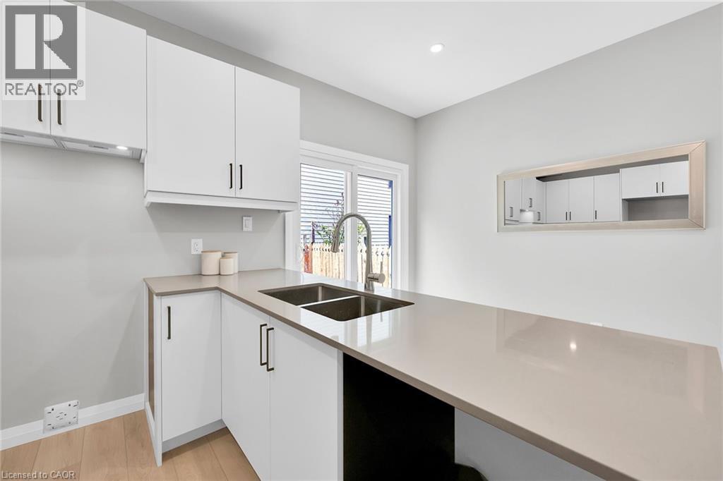 Photo 16 of 517 Hughson Street N, Hamilton ON