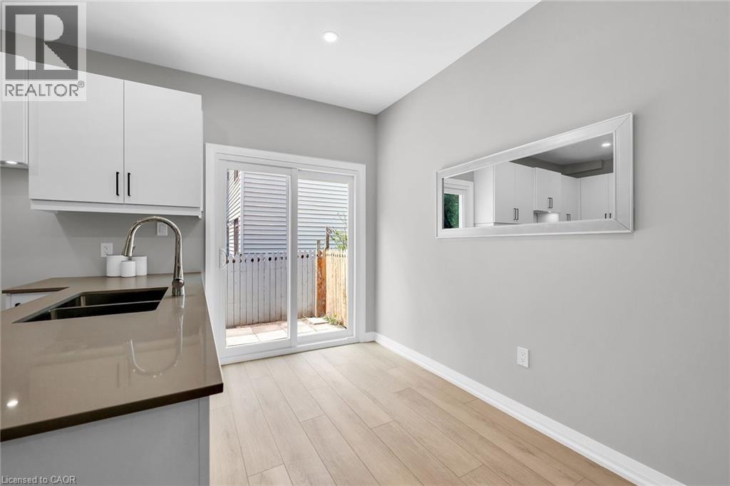 Photo 18 of 517 Hughson Street N, Hamilton ON
