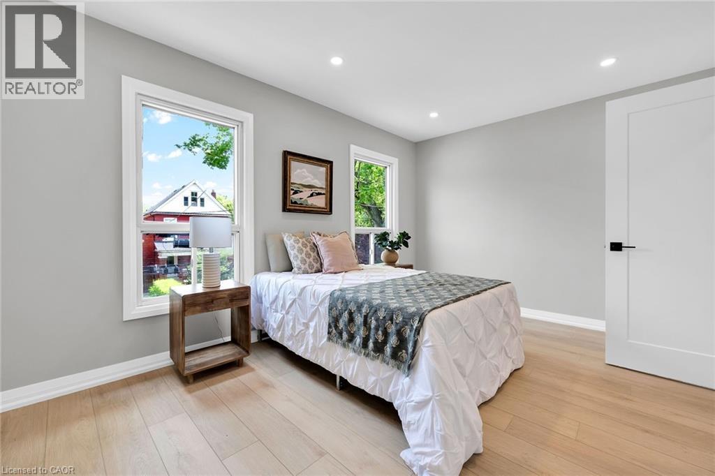Photo 24 of 517 Hughson Street N, Hamilton ON